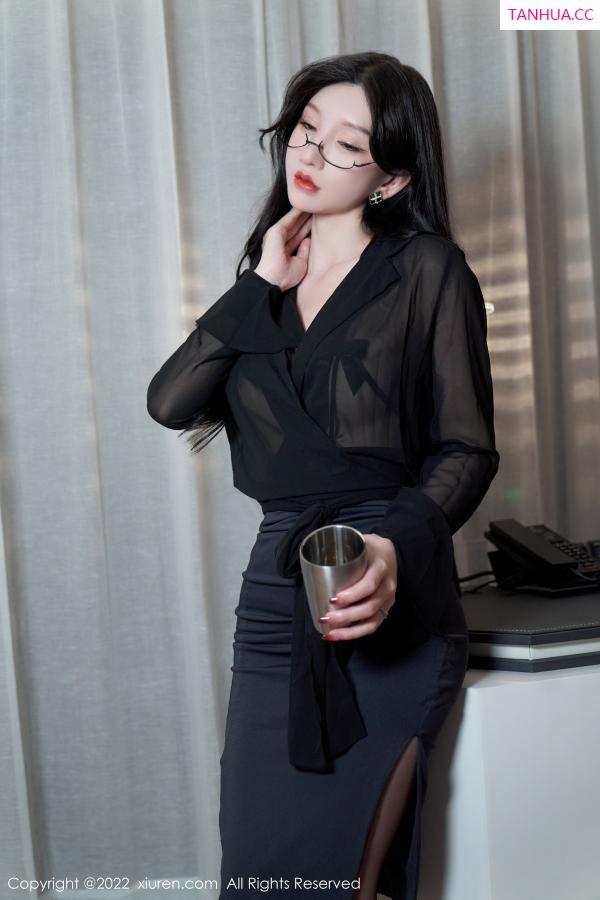 周于希dummy  [XiuRen]高清写真图 2022.11.25 No.5914 周于希Sally 黑丝美臀第17张图片
